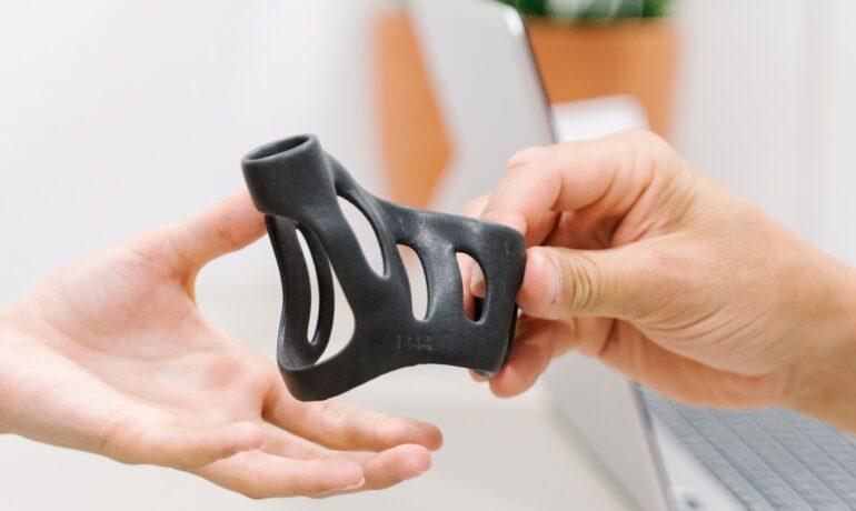 What is a Carpal Tunnel Splint, and How Can it Help? cover